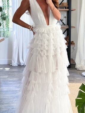 Elegant White Tiered Tulle Deep V-Neck Dress